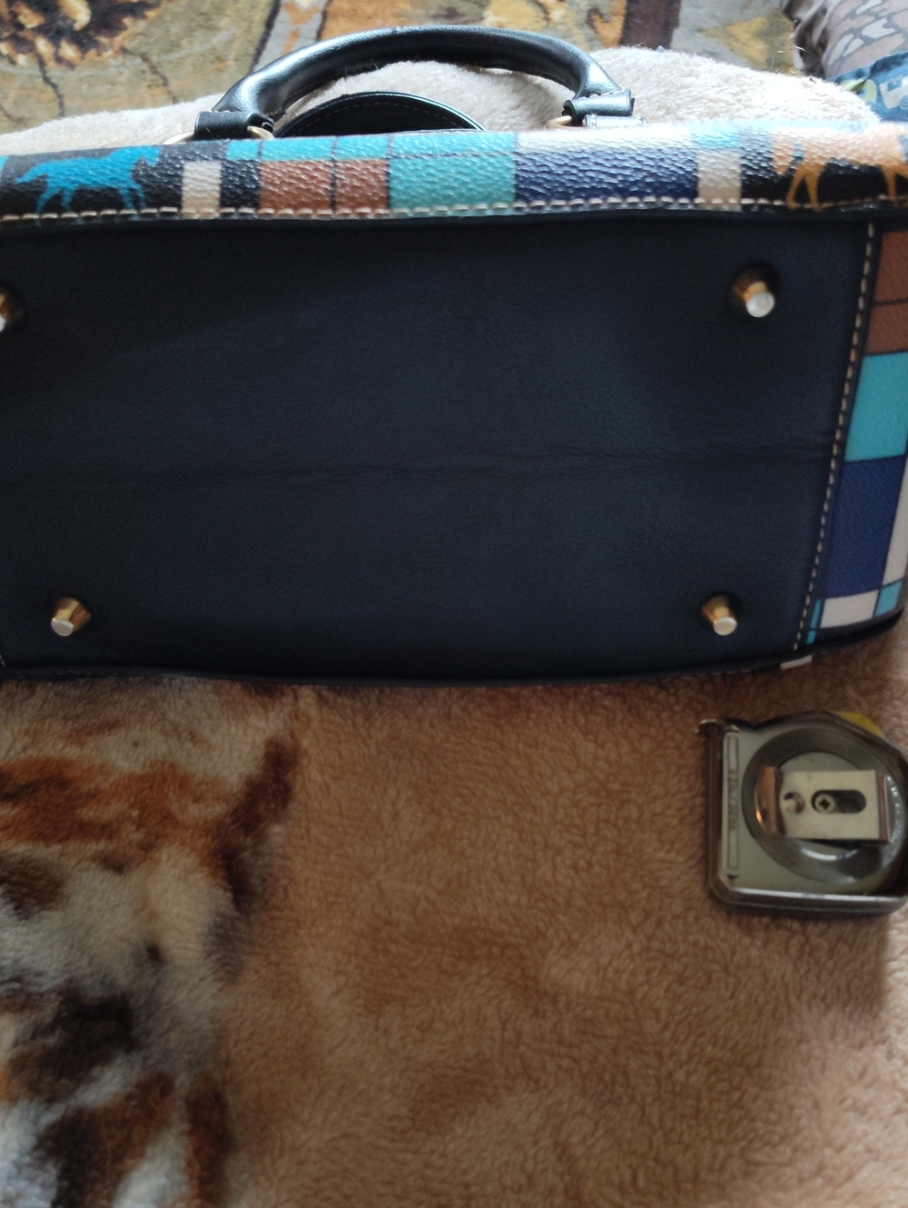 The Trail Of The Painted Ponies Handbag With Crossbody Strap - Picture 10 of 10